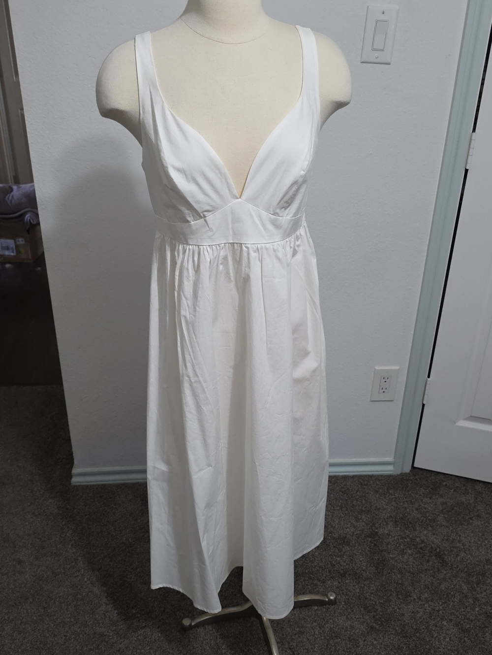 NWT Banana Republic White Sleeveless Empire Waist Dress Sz 4
